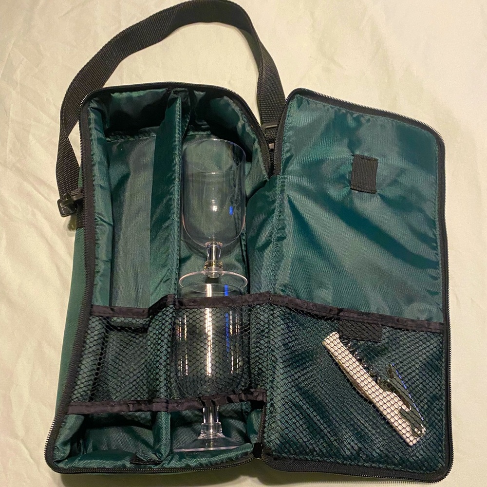 Travel wine tote w glasses. Embroidered “C”.
